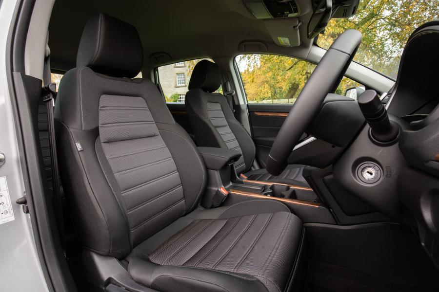 Интерьер Honda CR-V 2018 года  (UK) (фото 18 из 40)